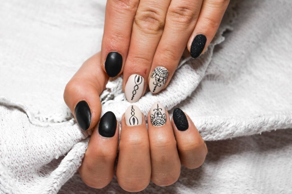 hand, nail, thumb-3161974.jpg