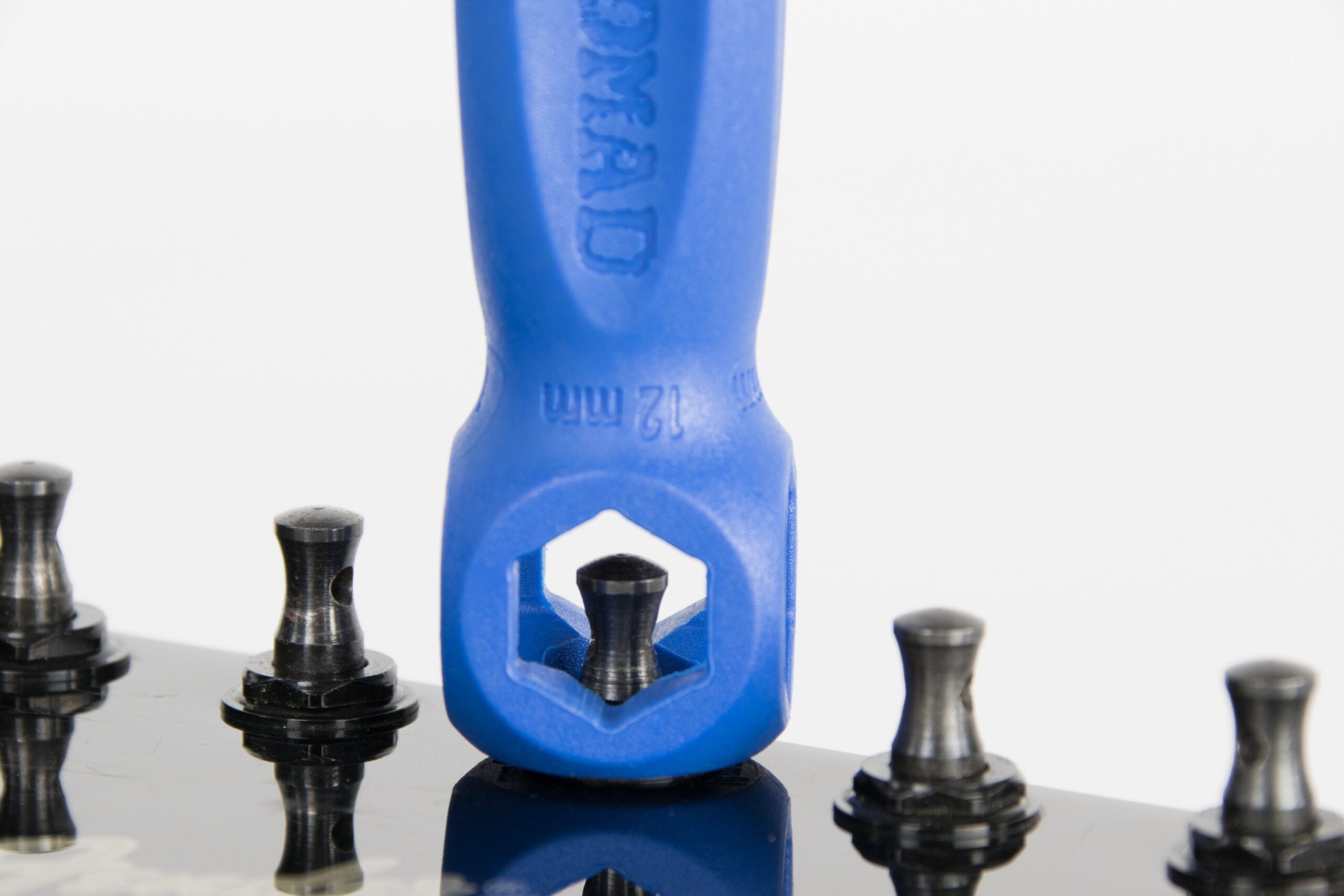 ACCESORIO MULTITAREA OCTOPUS 8 IN 1 PARA AJUSTE DE GUITARRA, AMPLI Y PEDALES MUSICNOMAD MN227 - Imagen 3